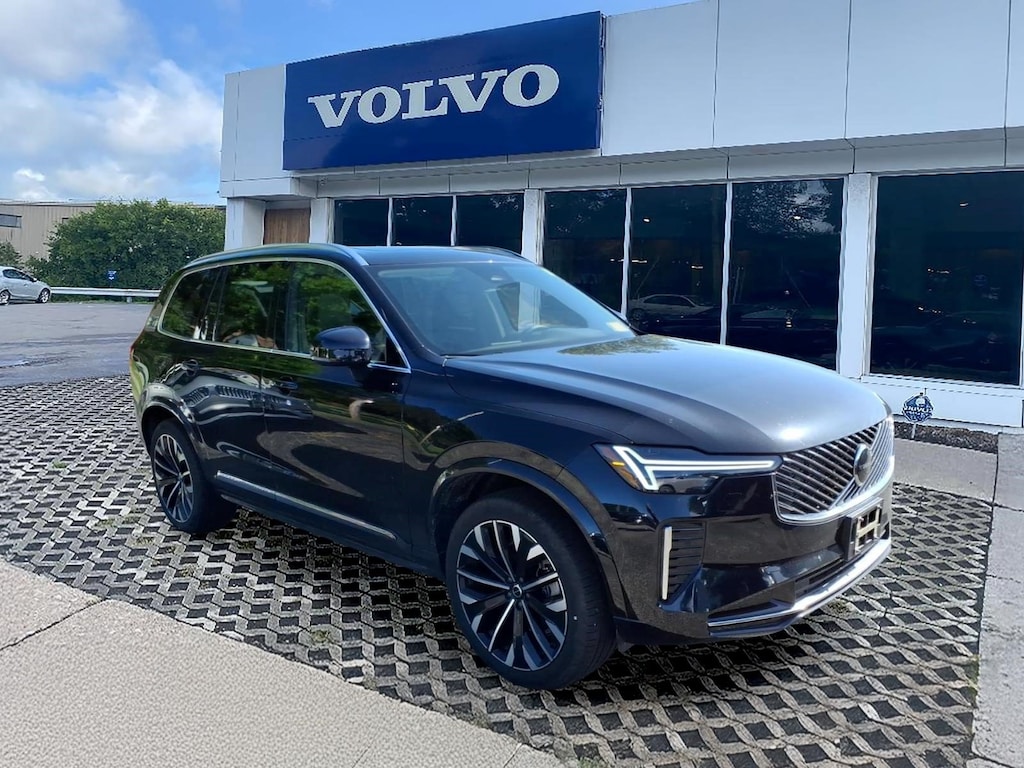 New 2026 Volvo XC90 B5 Core SUV