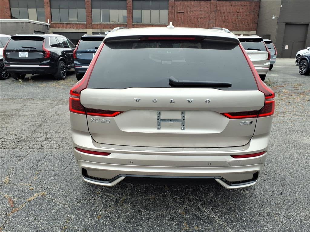 New 2026 Volvo XC60 B5 Plus SUV