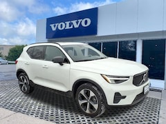 2026 Volvo XC40 B5 Core SUV