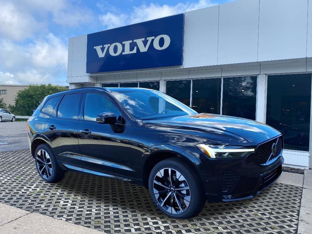 2026 Volvo XC60 Plus's photo