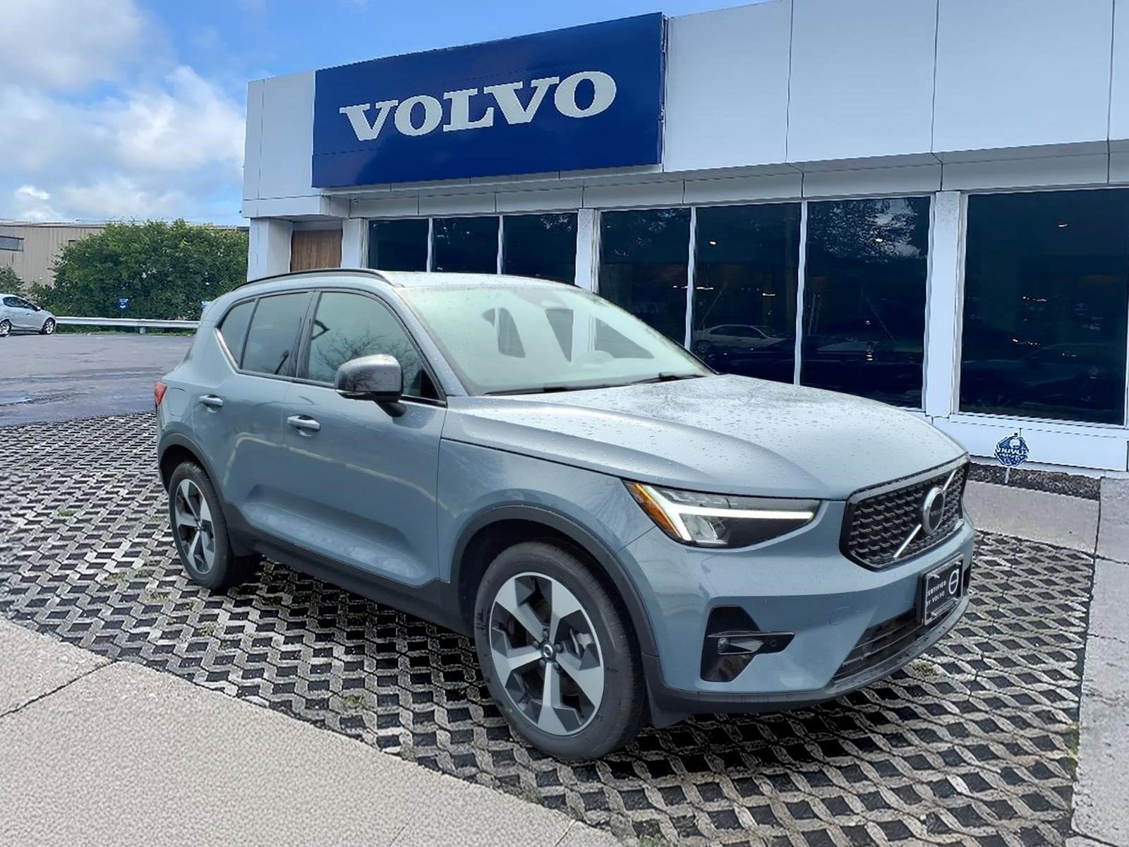 2023 Volvo XC40 Plus