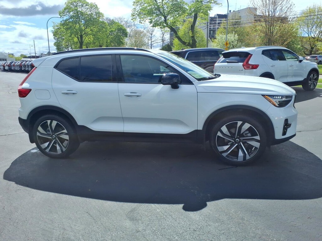 Used 2025 Volvo XC40 B5 Ultra Dark Theme SUV