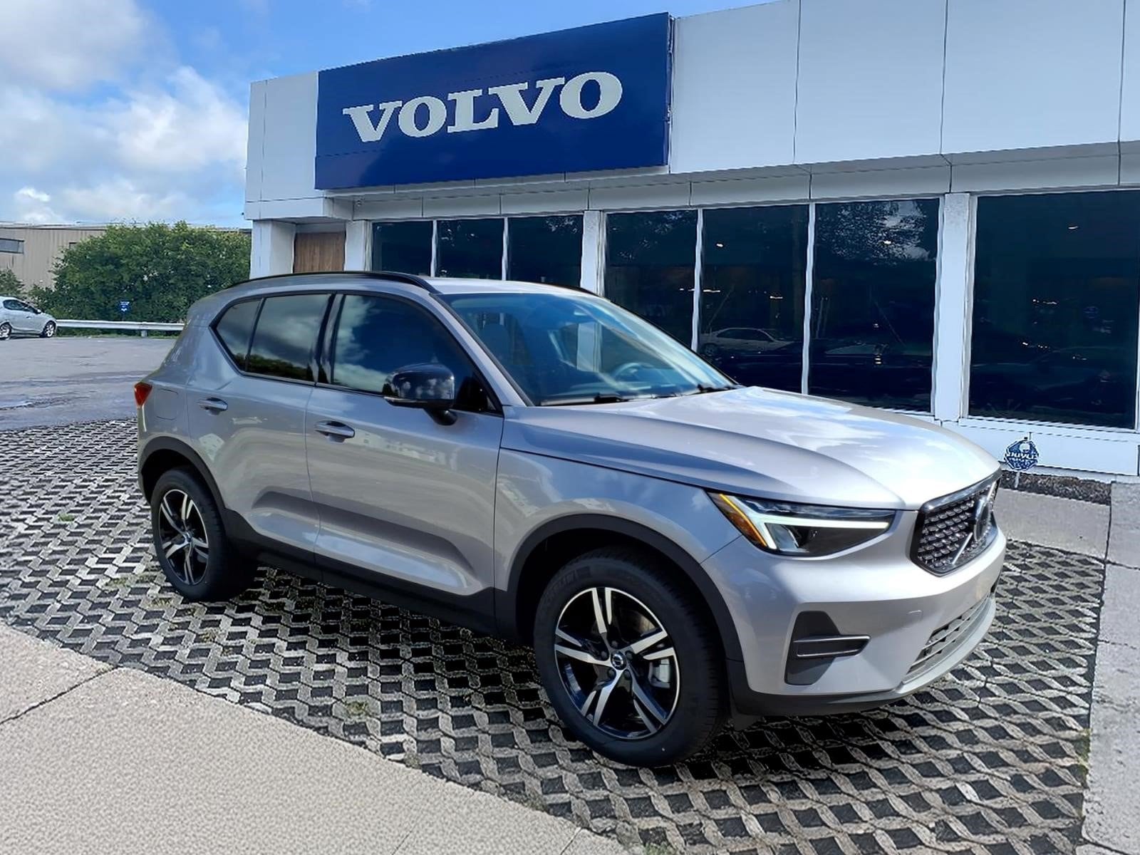 2026 Volvo XC40 Core