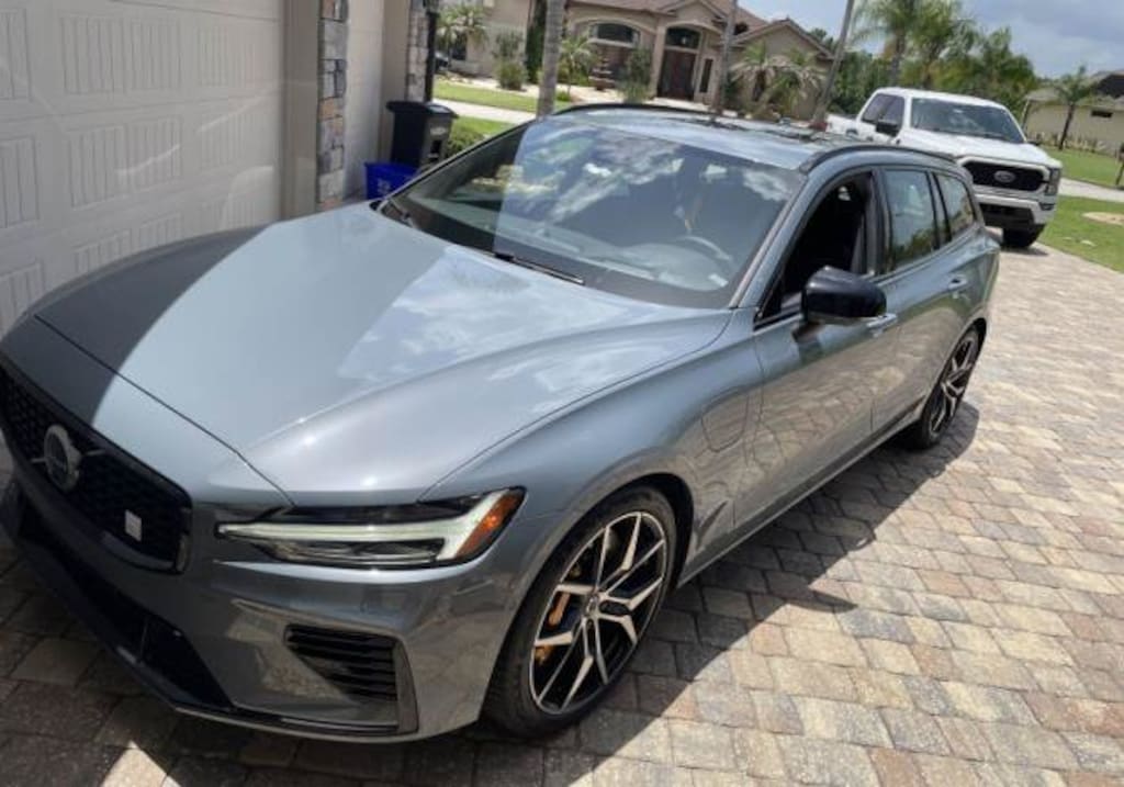 Certified 2024 Volvo V60 plug-in hybrid T8 Polestar Engineered Wagon