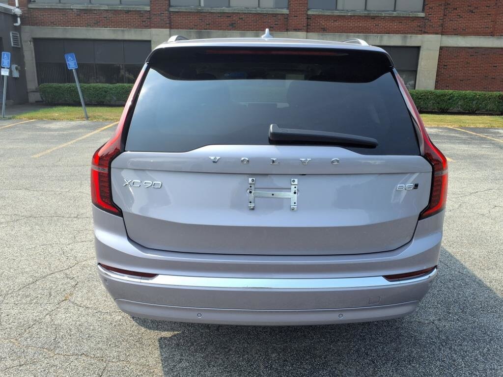 2026 Volvo XC90 B5 Plus photo 3