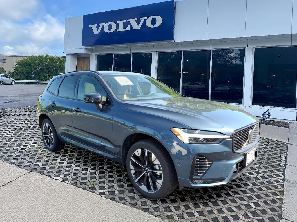 New 2026 Volvo XC60 B5 Plus SUV