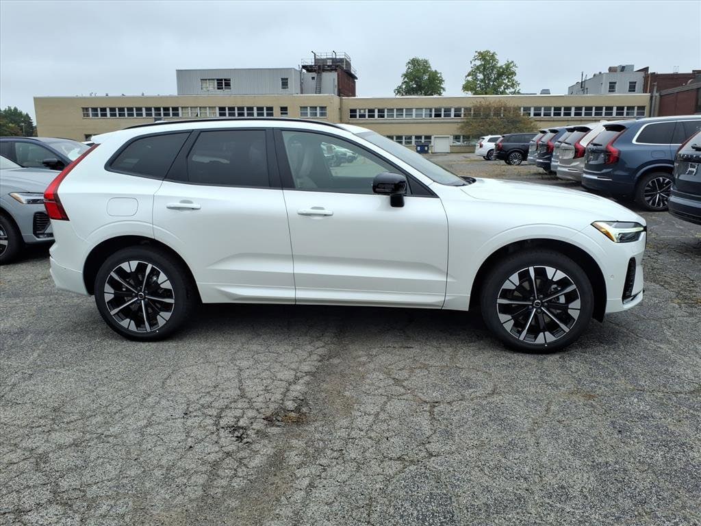 New 2026 Volvo XC60 B5 Plus SUV