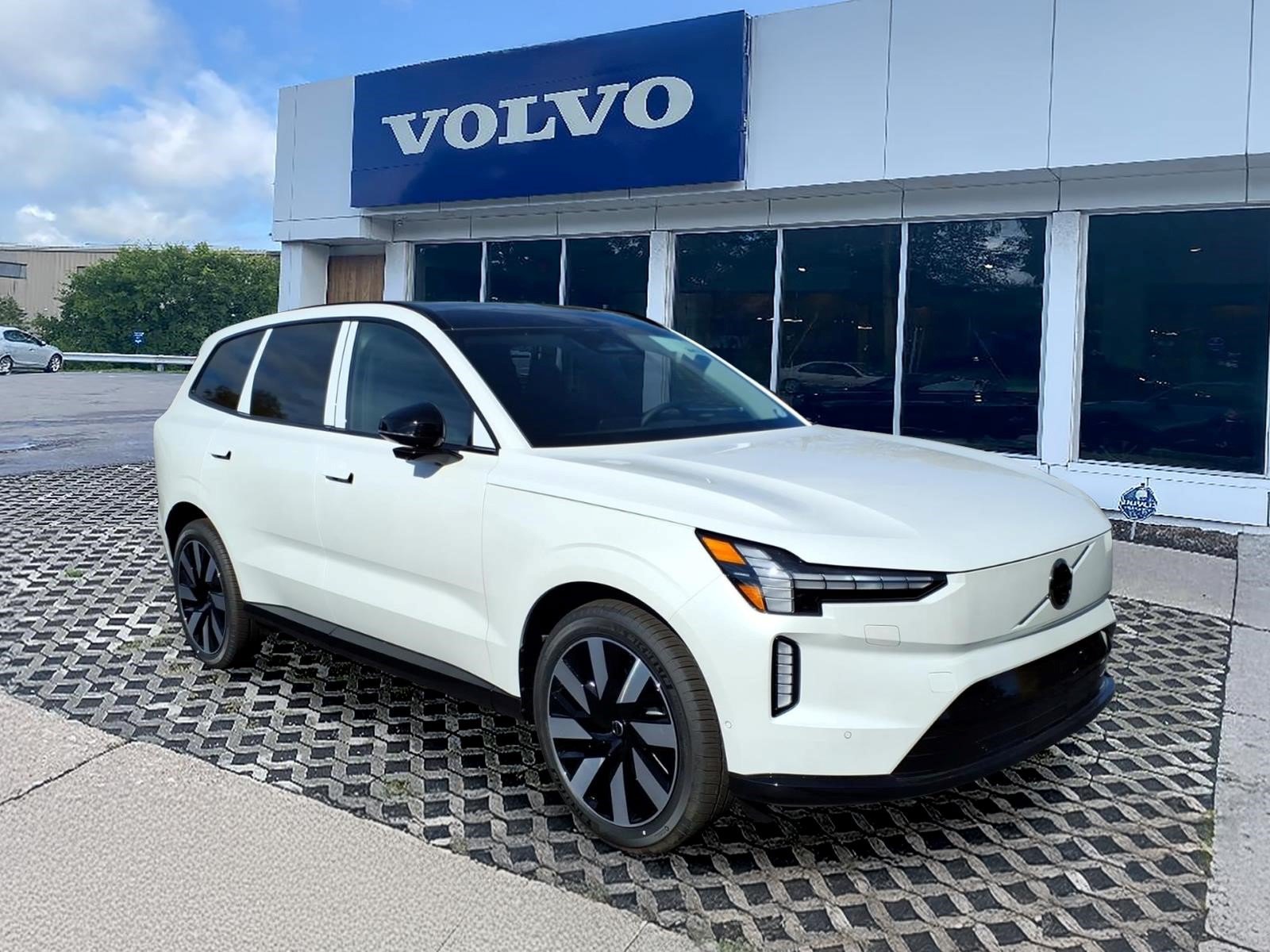 2026 Volvo EX90