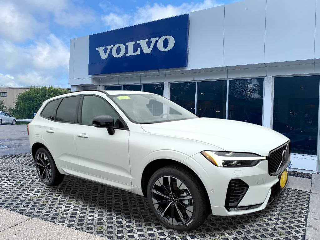 2026 Volvo XC60 Plus's photo