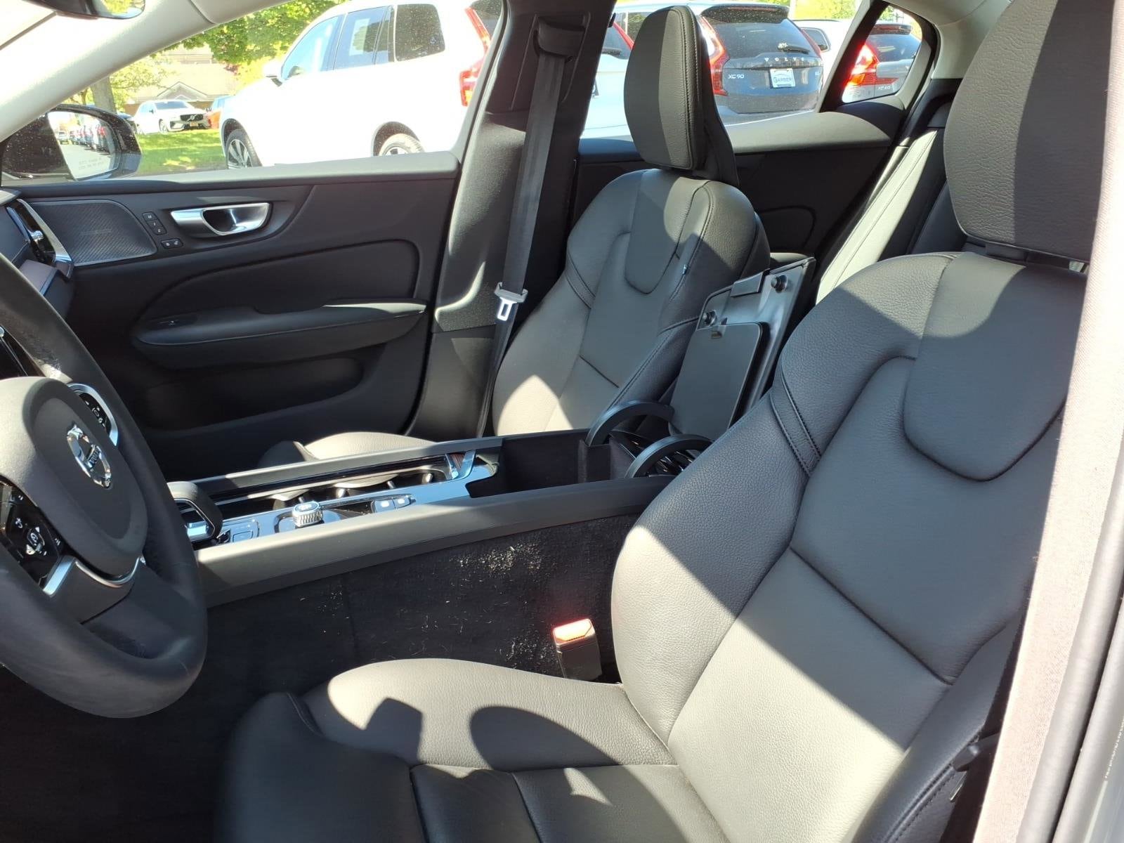 2025 Volvo S60 Ultra - Photo 14