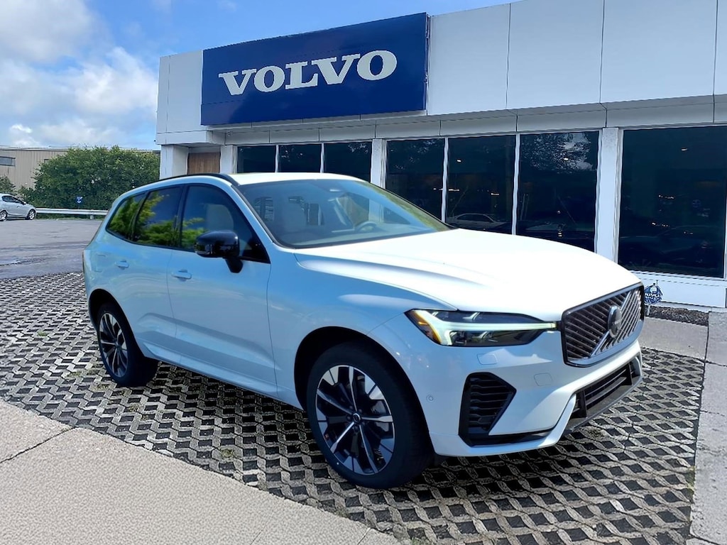 New 2026 Volvo XC60 plug-in hybrid T8 Plus SUV