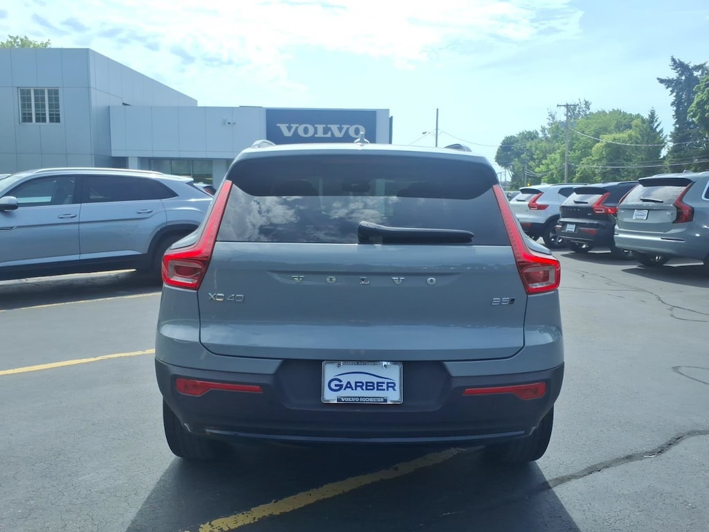 New 2026 Volvo XC40 B5 Plus SUV