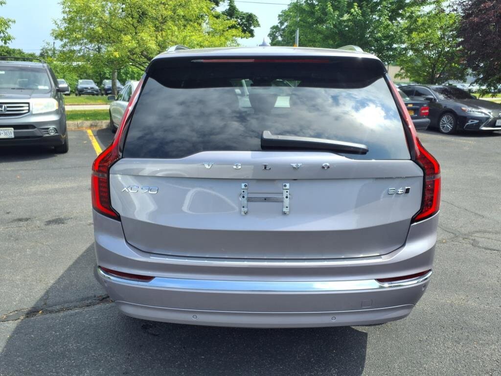 2026 Volvo XC90 Plus photo 3