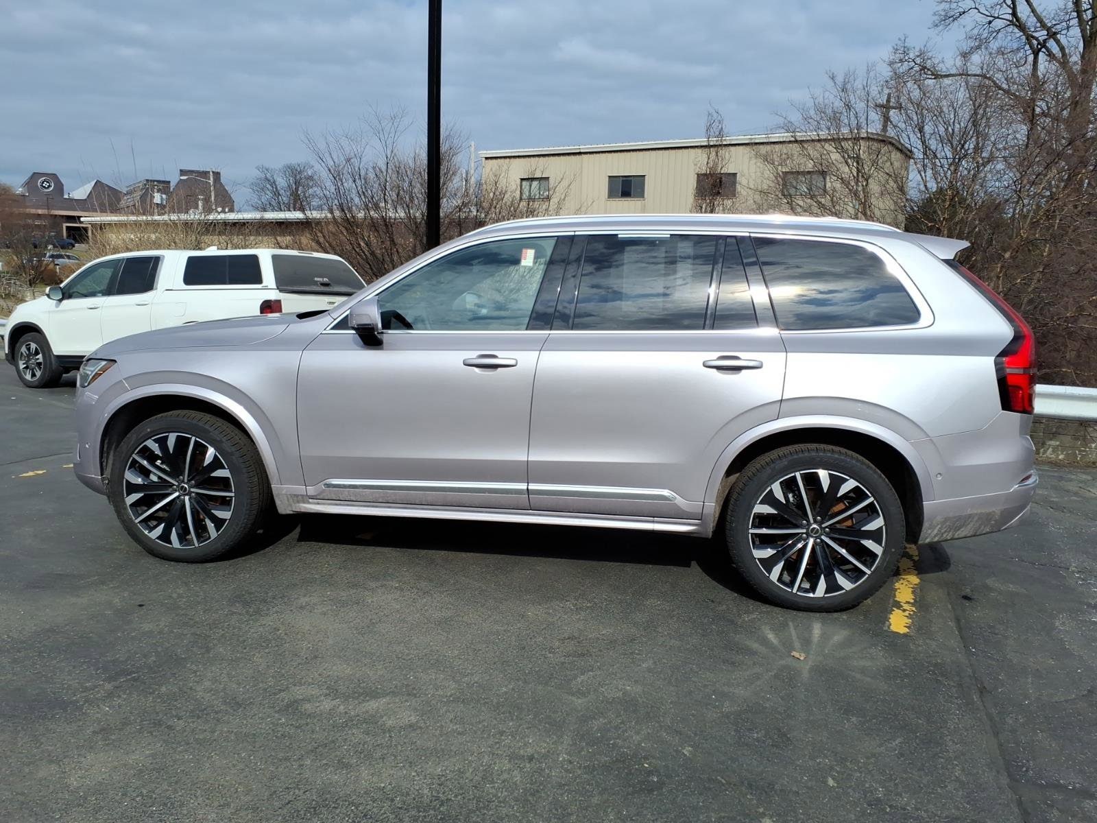 2026 Volvo XC90 Plus - Photo 6