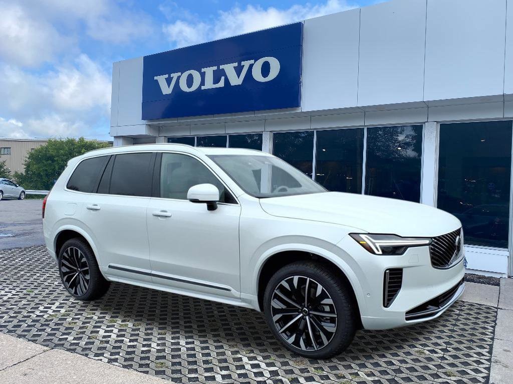 2026 Volvo XC90 Plus's photo