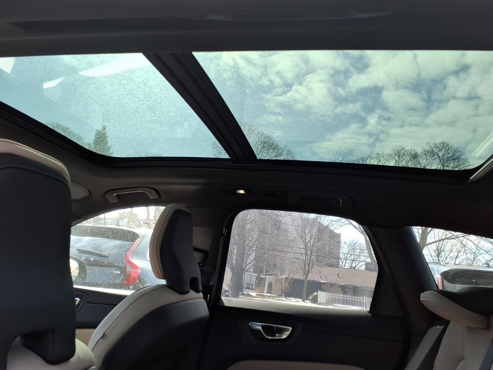 2026 Volvo XC60 Plus - Photo 10