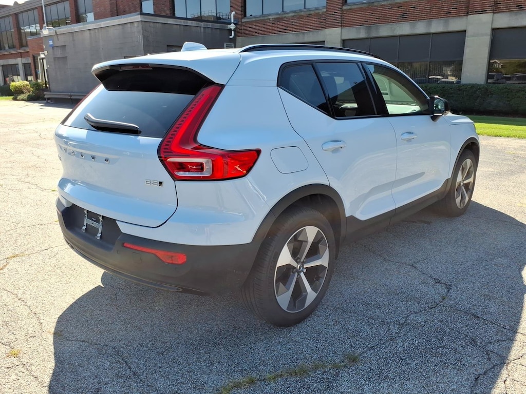New 2026 Volvo XC40 B5 Plus SUV