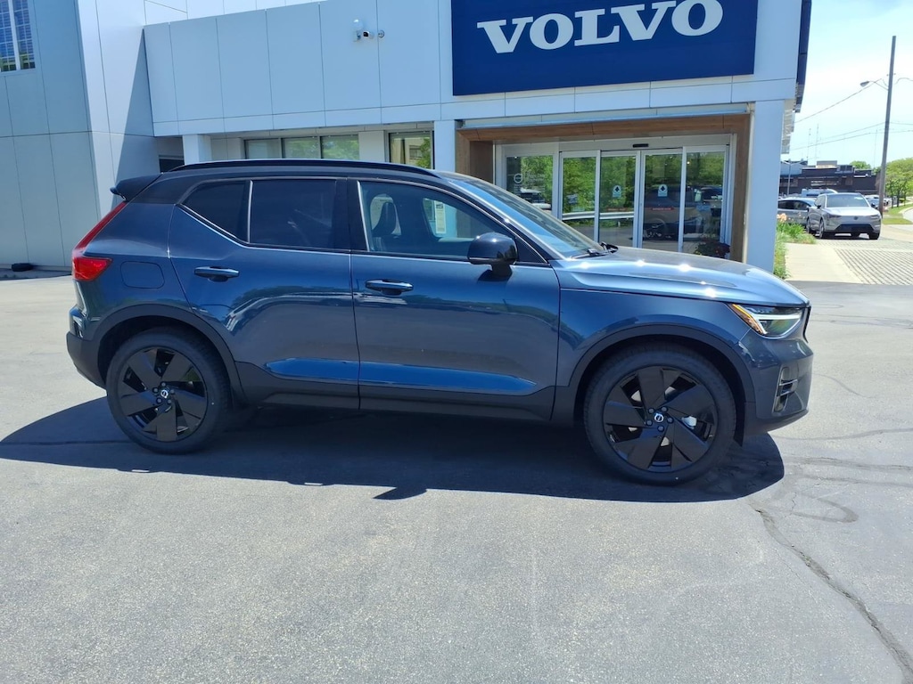 New 2026 Volvo XC40 B5 Ultra Black Edition SUV