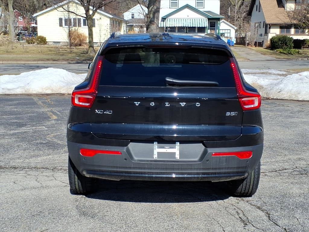 New 2026 Volvo XC40 B5 Plus SUV