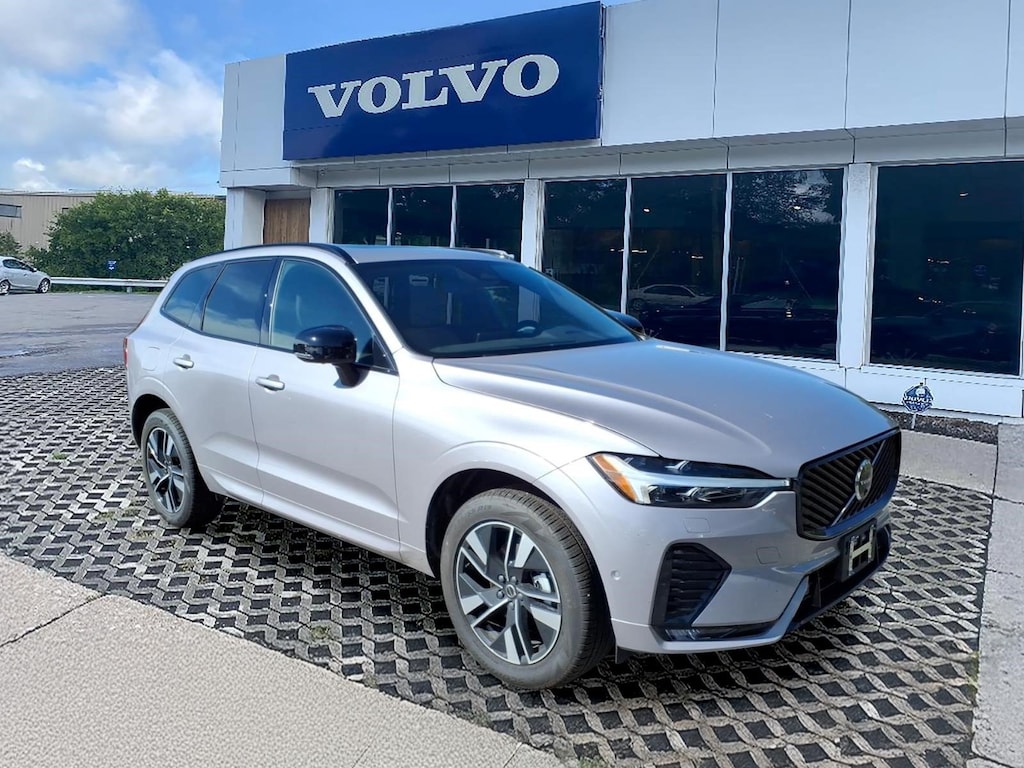 New 2026 Volvo XC60 B5 Plus SUV