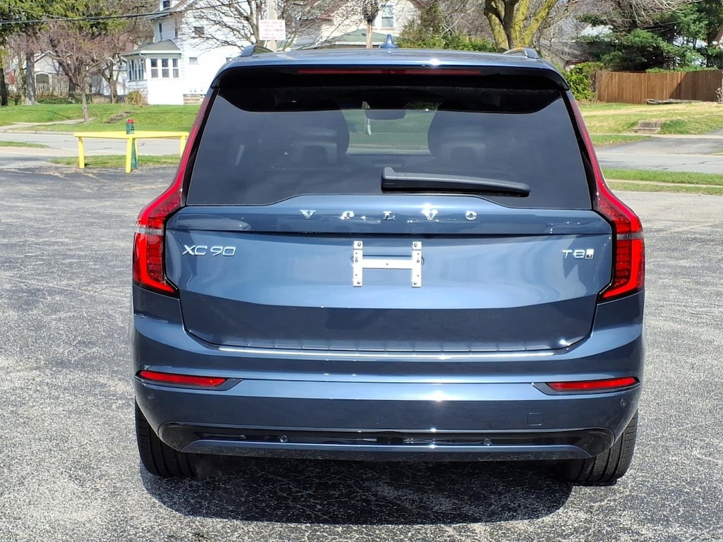 New 2026 Volvo XC90 plug-in hybrid T8 Ultra Dark Theme 6-Seater SUV