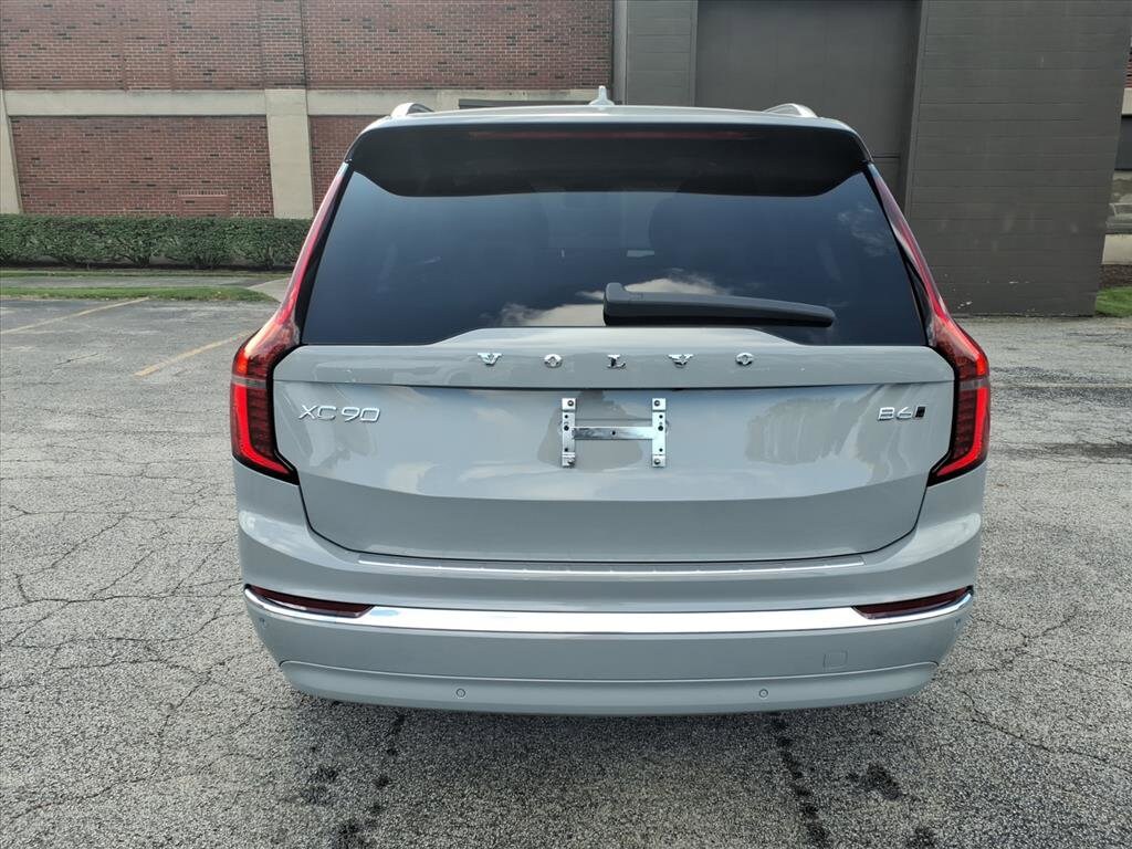 2026 Volvo XC90 Plus photo 4