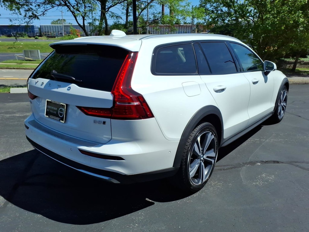 Certified 2024 Volvo V60 Cross Country B5 Plus Wagon