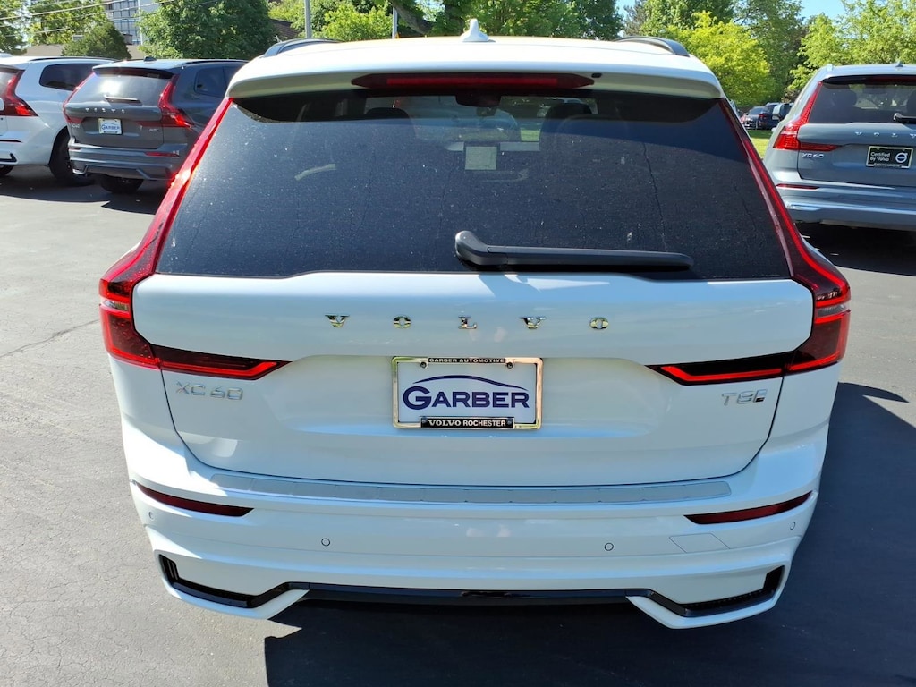 New 2026 Volvo XC60 plug-in hybrid T8 Plus SUV