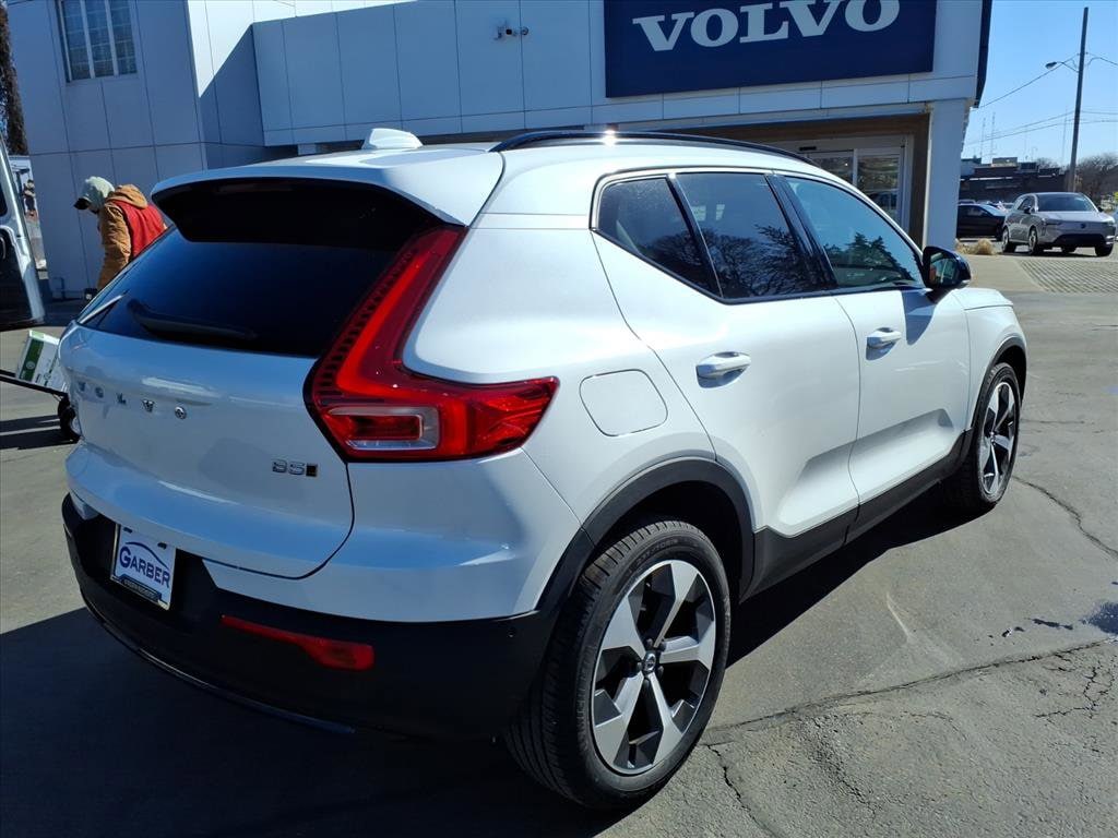 New 2026 Volvo XC40 B5 Plus SUV