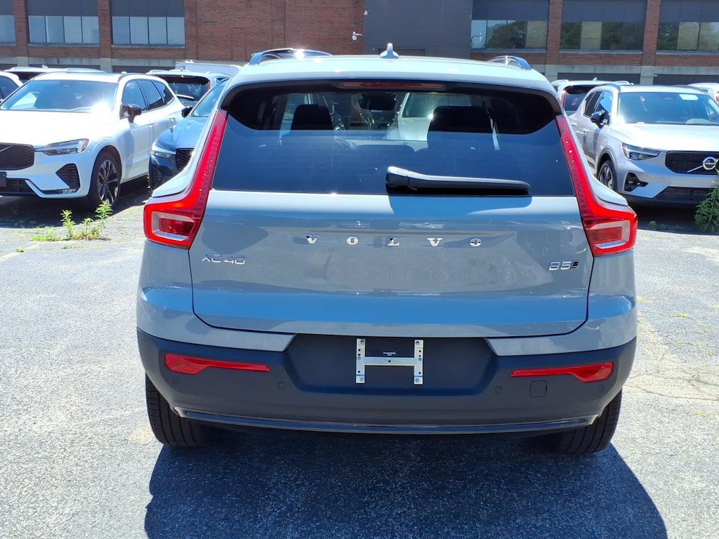 New 2026 Volvo XC40 B5 Plus SUV