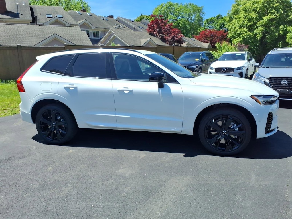 New 2026 Volvo XC60 plug-in hybrid T8 Ultra Black Edition SUV