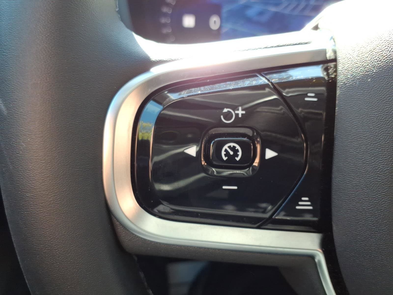 2025 Volvo S60 Ultra - Photo 16