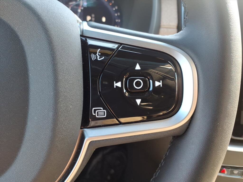 2026 Volvo XC90 Plus - Photo 17