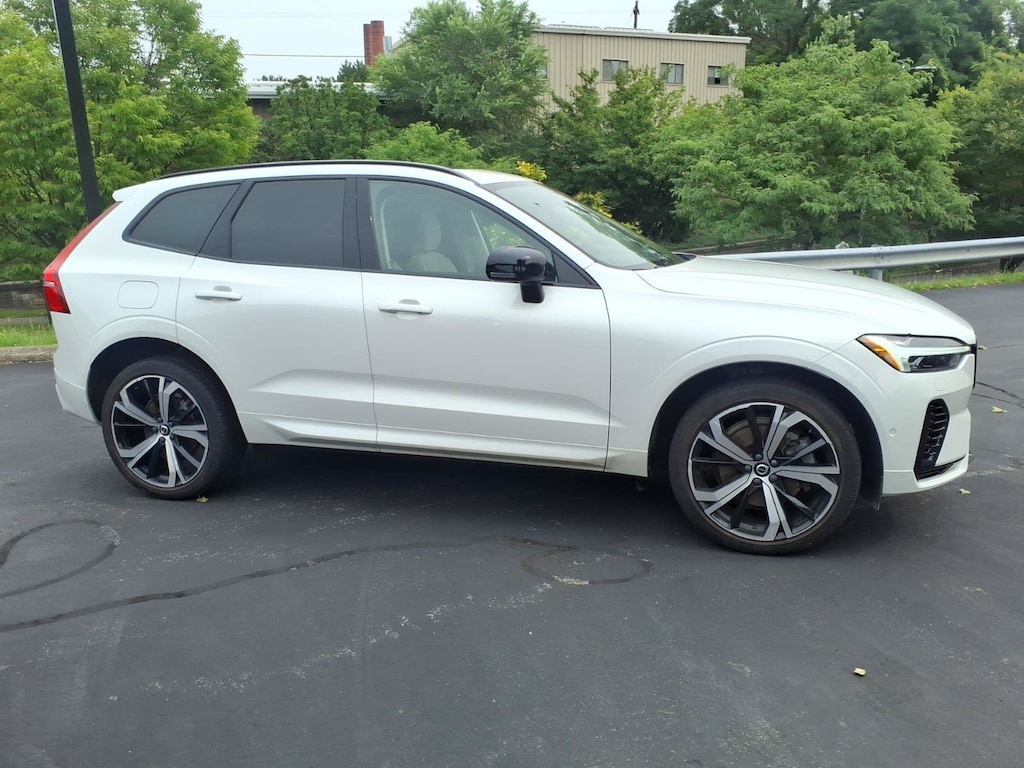 Certified 2024 Volvo XC60 plug-in hybrid T8 Ultimate Dark SUV