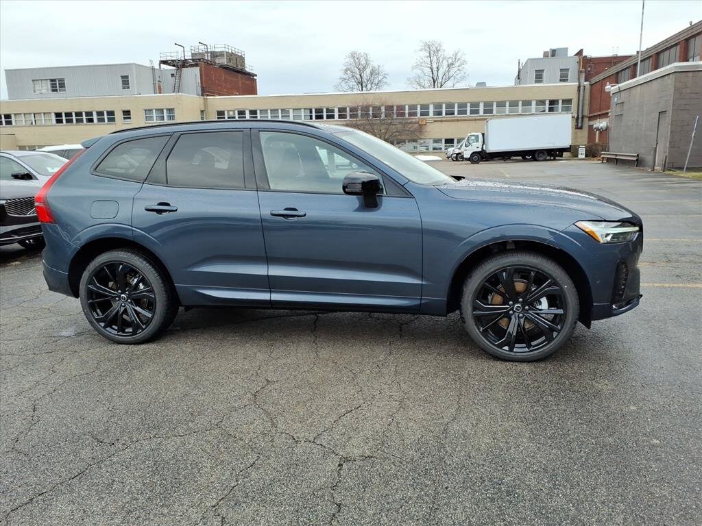 New 2026 Volvo XC60 B5 Ultra Black Edition SUV