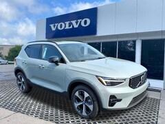 2026 Volvo XC40 B5 Plus SUV