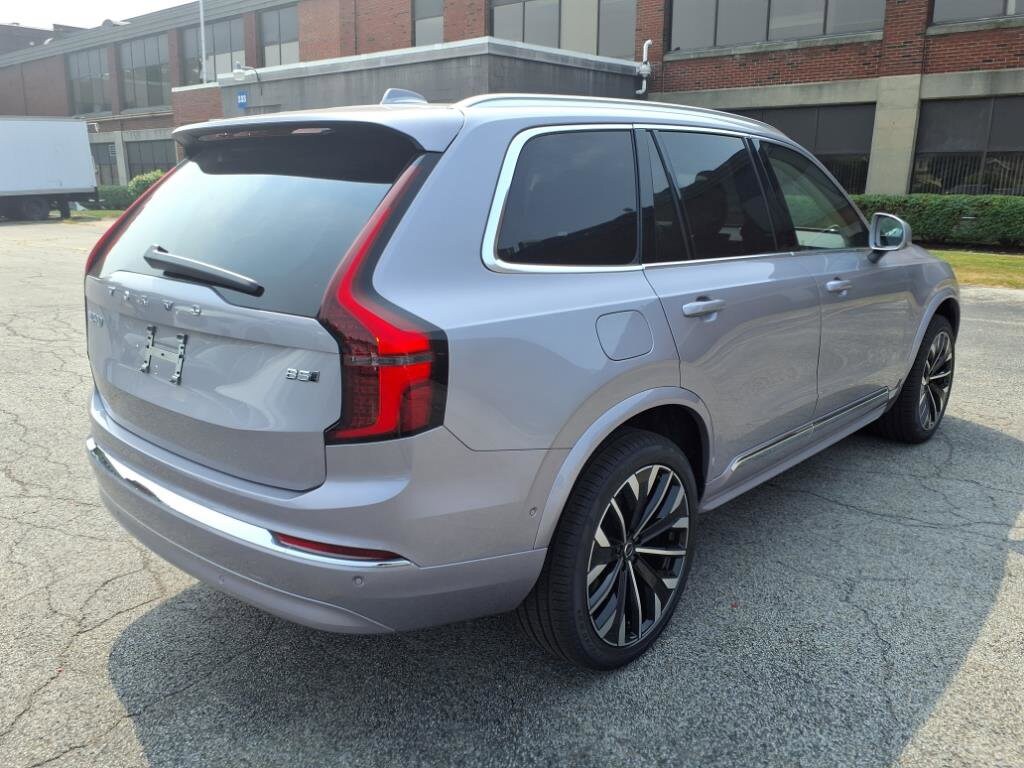 2026 Volvo XC90 B5 Plus photo 2