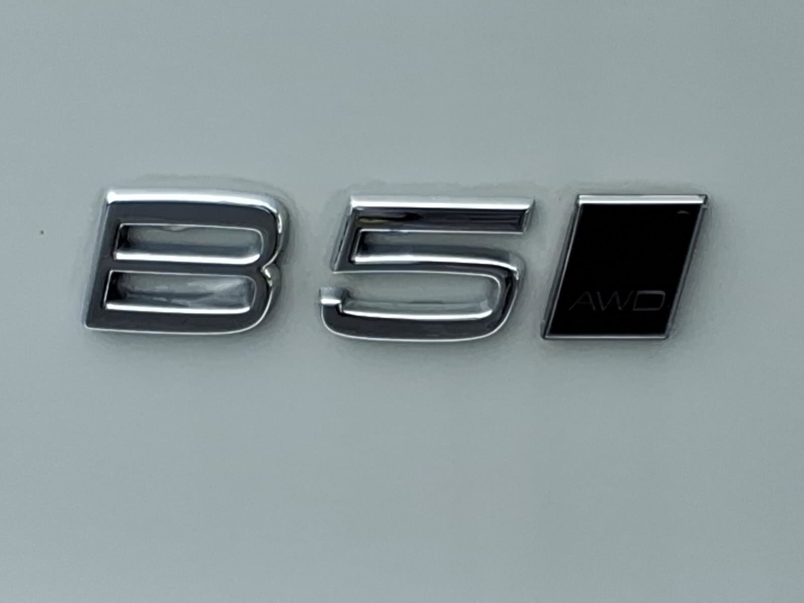 2023 Volvo XC40 Plus - Photo 31