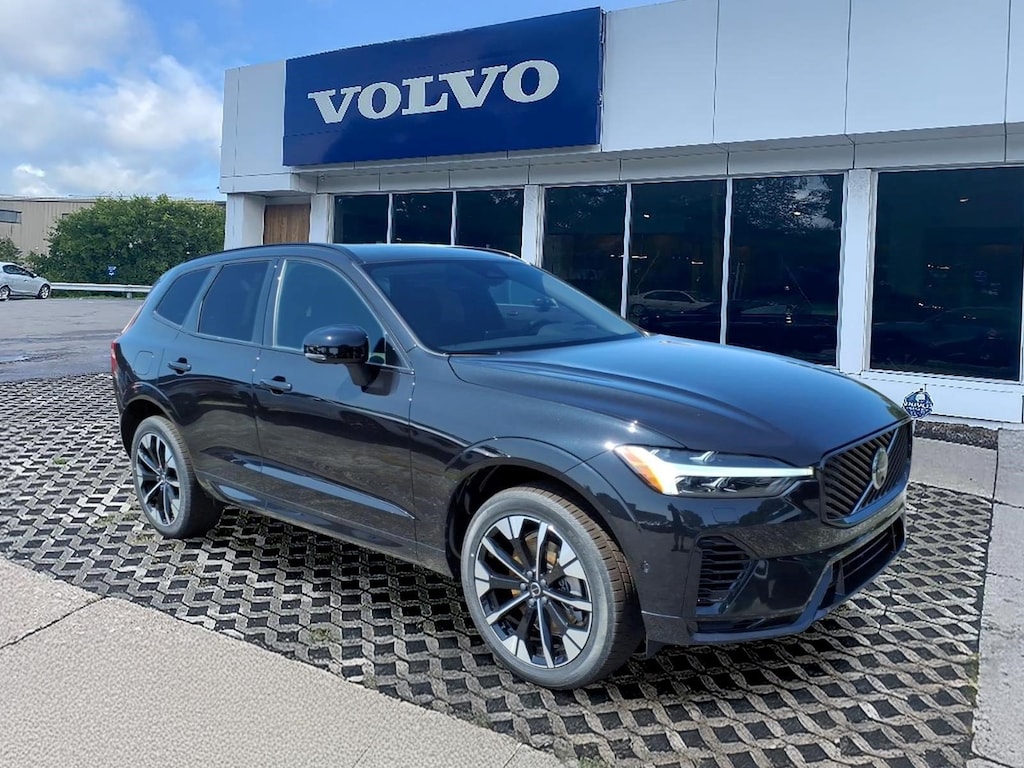 New 2026 Volvo XC60 plug-in hybrid T8 Plus SUV