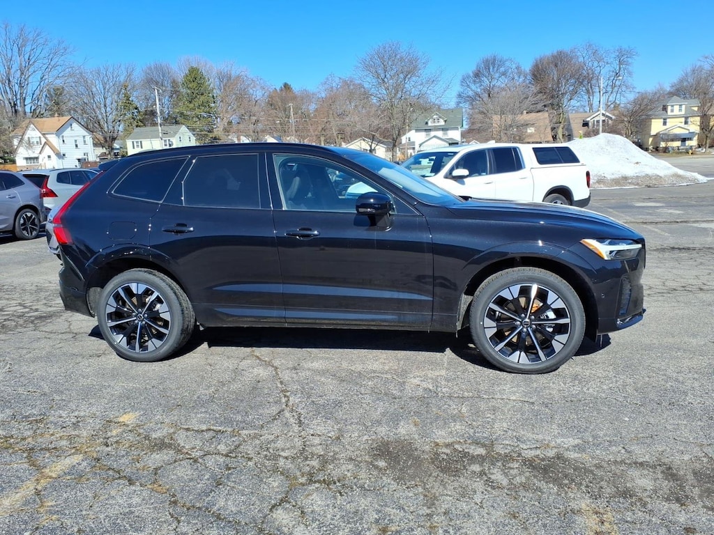 New 2026 Volvo XC60 B5 Plus SUV