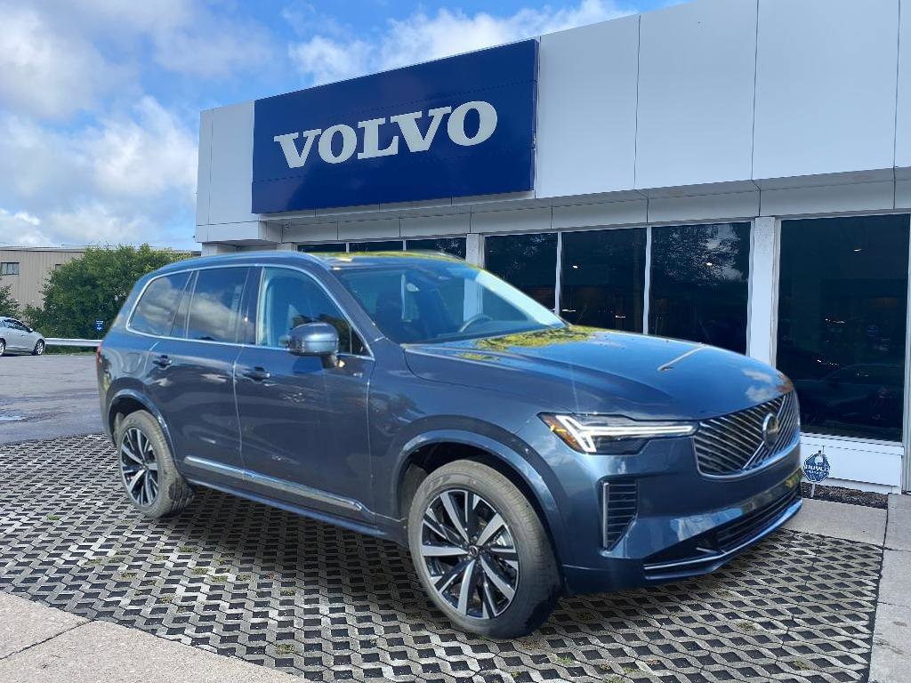 New 2026 Volvo XC90 B6 Core SUV