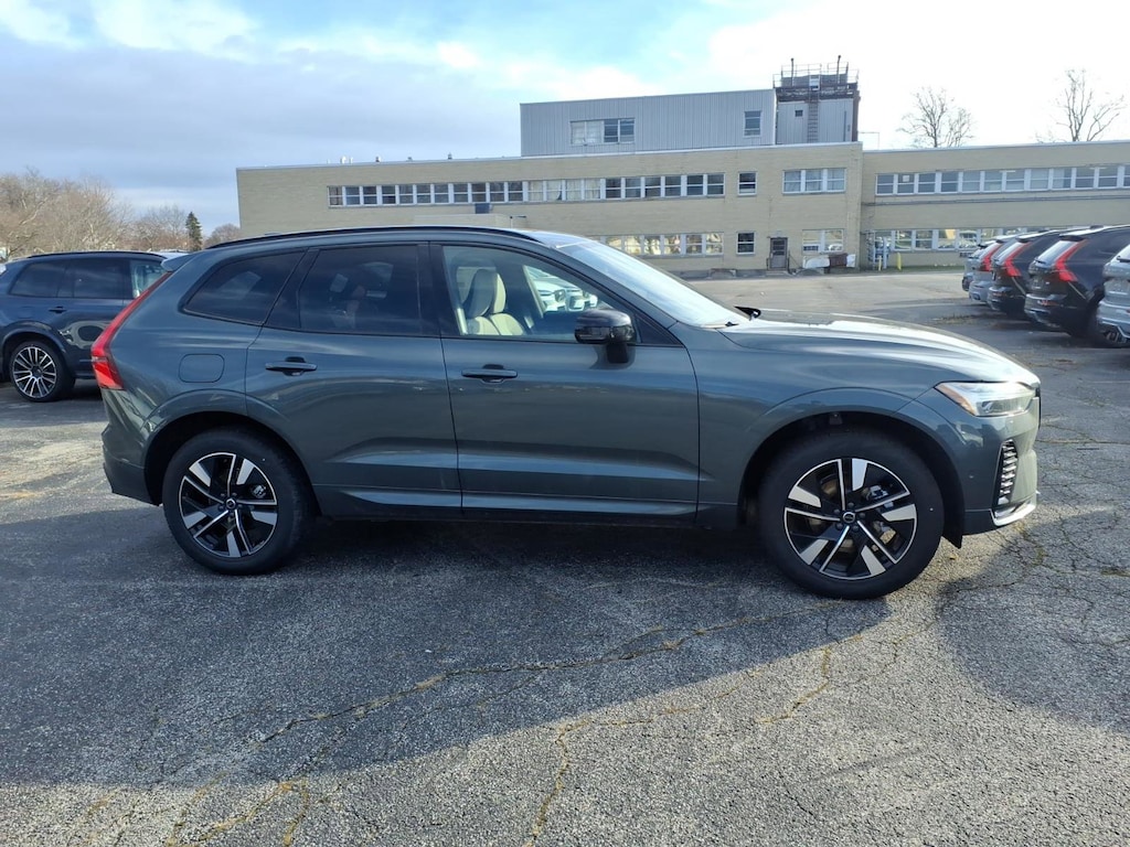 New 2026 Volvo XC60 B5 Plus SUV
