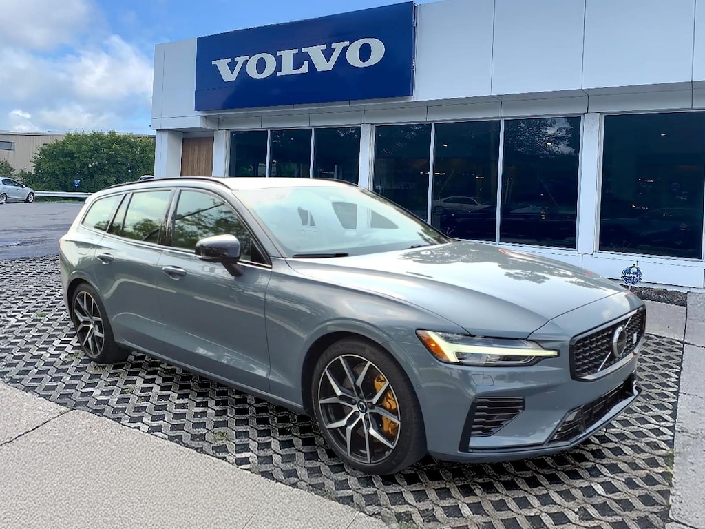 Certified 2024 Volvo V60 plug-in hybrid T8 Polestar Engineered Wagon