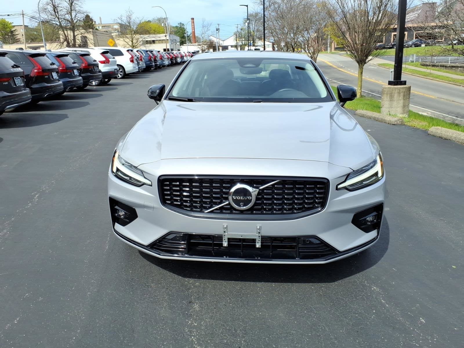 2025 Volvo S60 Plus - Photo 8