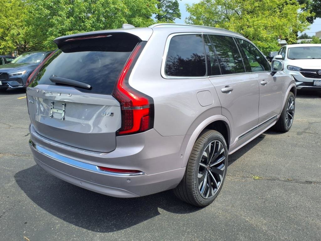 2026 Volvo XC90 Plus photo 2