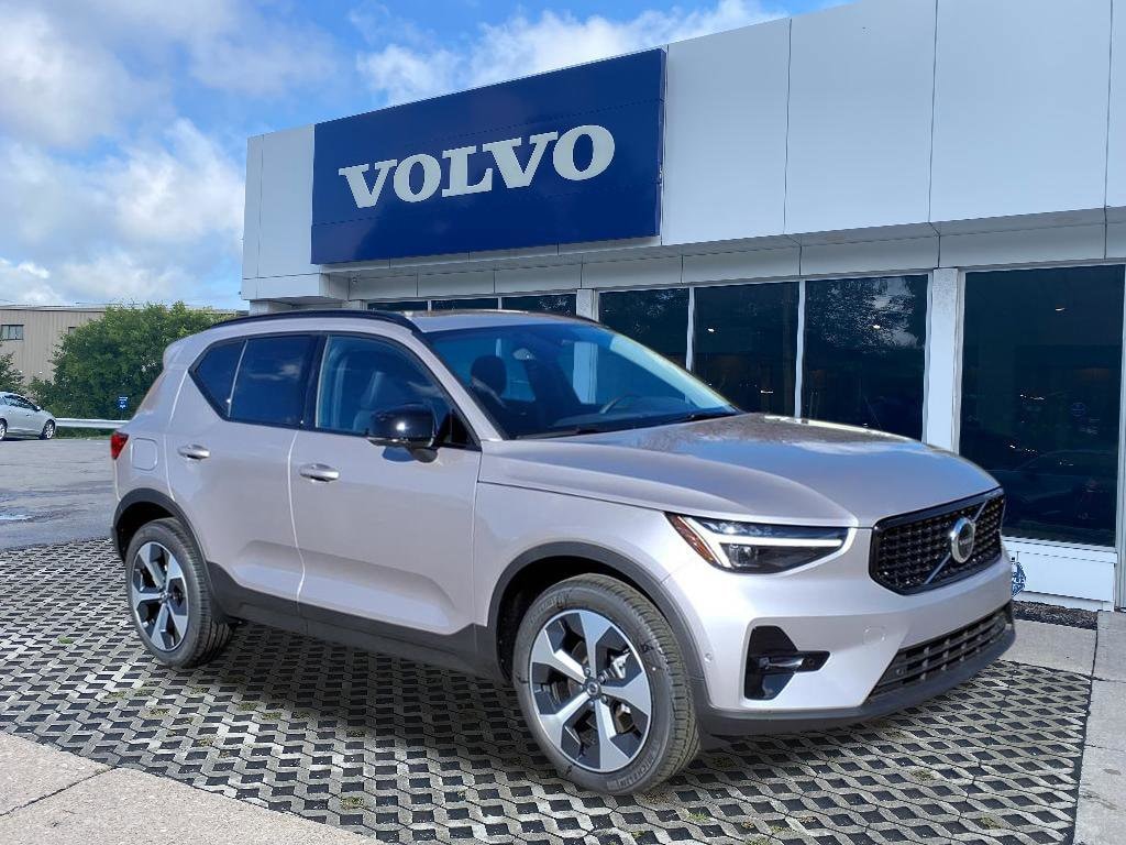 2026 Volvo XC40 Plus's photo