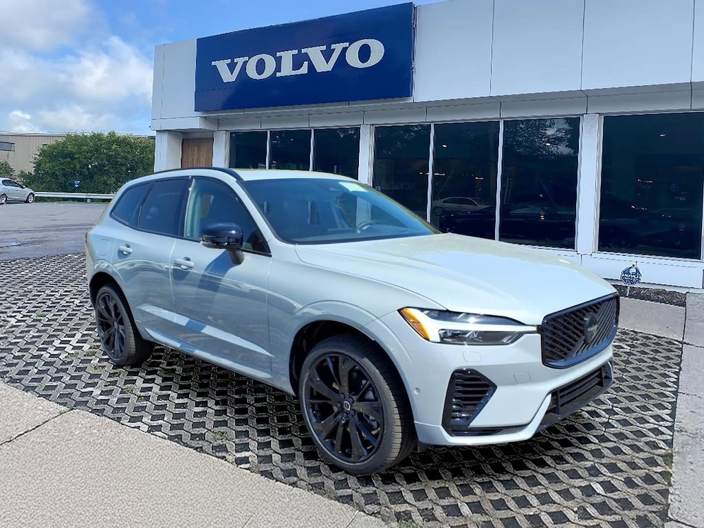 New 2026 Volvo XC60 plug-in hybrid T8 Ultra Black Edition SUV