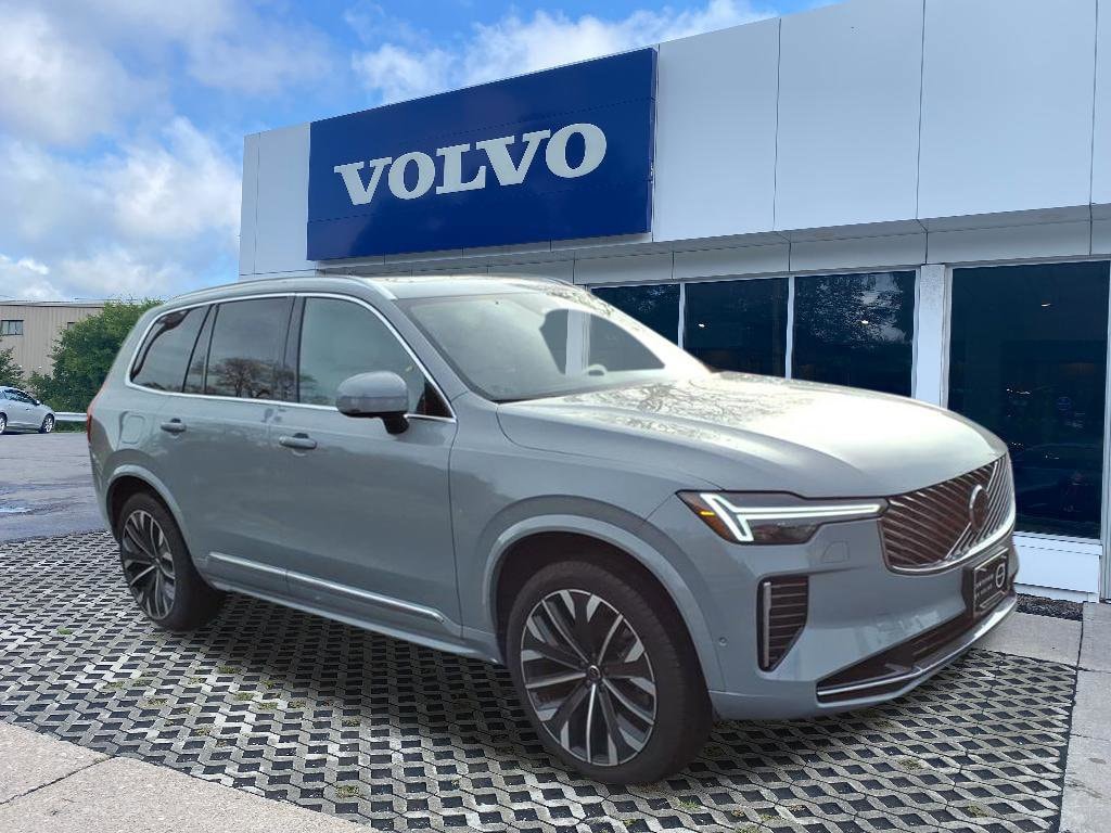 2026 Volvo XC90 Plus's photo