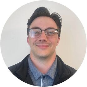 Staff member Luke Abraham from ID_009193