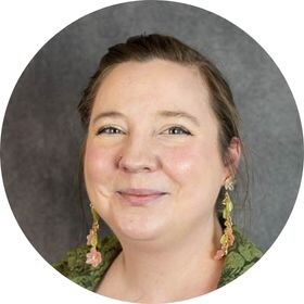 Staff member Erin O'Neil from ID_024863